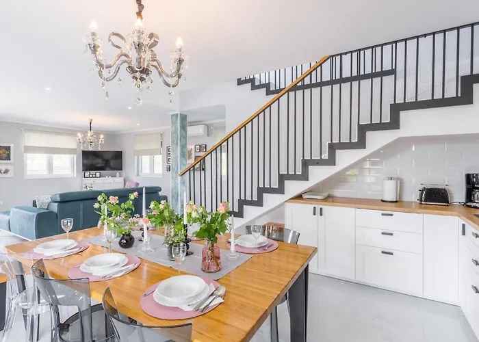 Будинок відпочинку 3 Bedroom Cozy In *