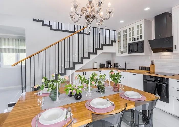 3 Bedroom Cozy In *