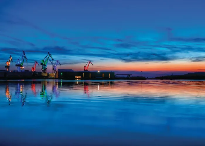 Будинок відпочинку 3 Bedroom Cozy In *