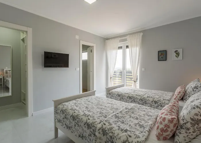 3 Bedroom Cozy In