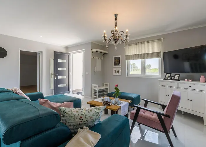 3 Bedroom Cozy In Feriehus