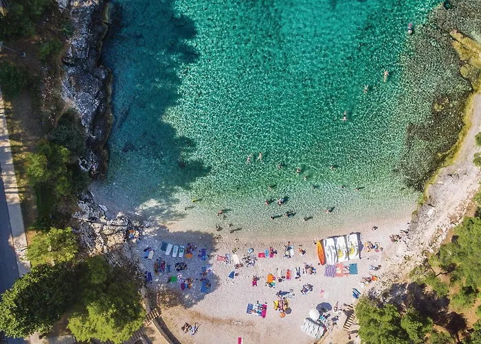 3 Bedroom Cozy In Pula