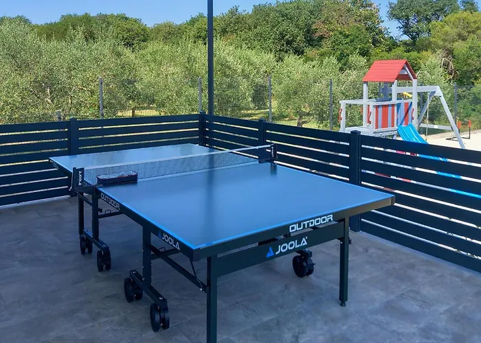 3 Bedroom Cozy In * Пула