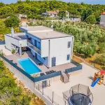 Holiday home Gorgeous In