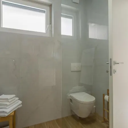3 Bedroom Cozy In * Pula