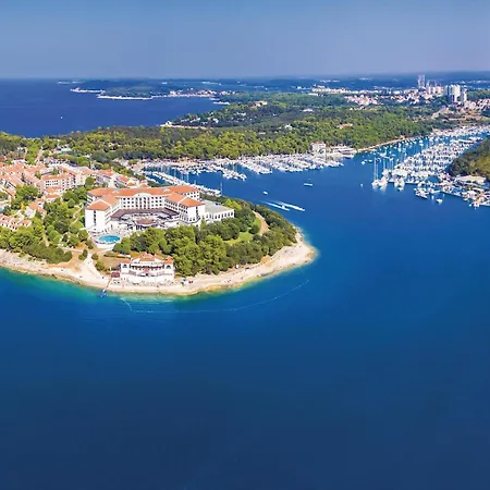 3 Bedroom Cozy In Holiday home