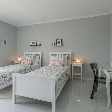 3 Bedroom Cozy In Сasa de vacaciones *