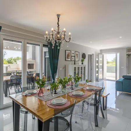 3 Bedroom Cozy In Holiday home