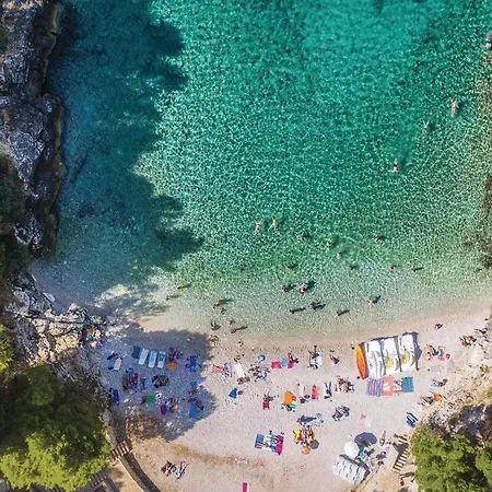 3 Bedroom Cozy In Pula