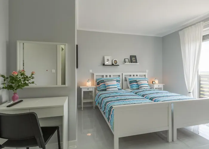 3 Bedroom Cozy In בית נופש פולה