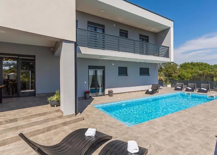 בית נופש 3 Bedroom Cozy In
