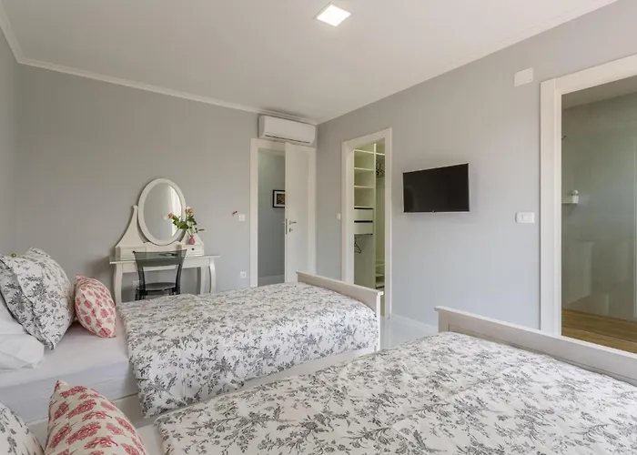 3 Bedroom Cozy In Holiday home *