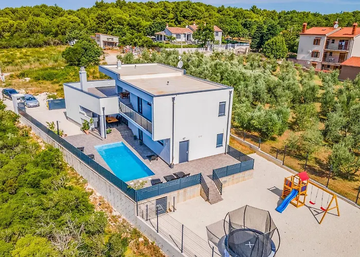 בית נופש 3 Bedroom Cozy In