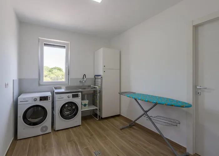 3 Bedroom Cozy In בית נופש *