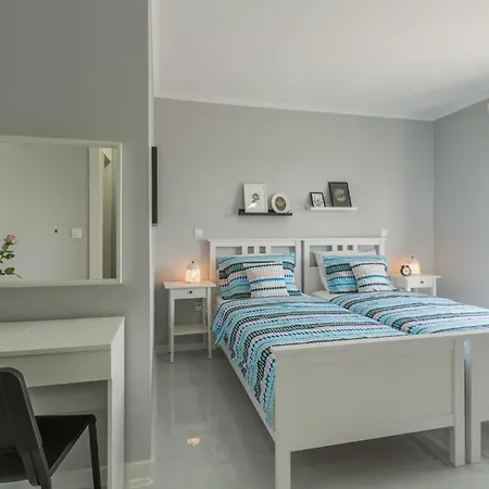 3 Bedroom Cozy In Dom wakacyjny Pula