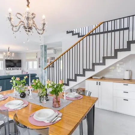 بيت للعطل 3 Bedroom Cozy In *