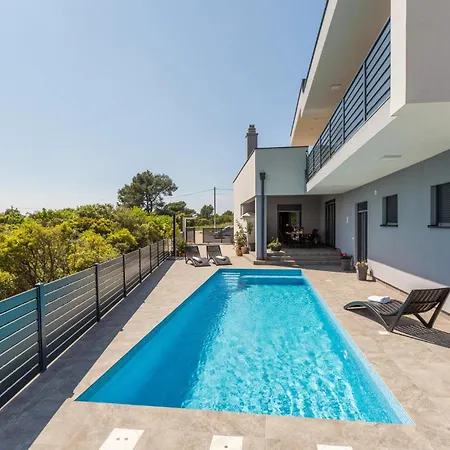 3 Bedroom Cozy In بيت للعطل