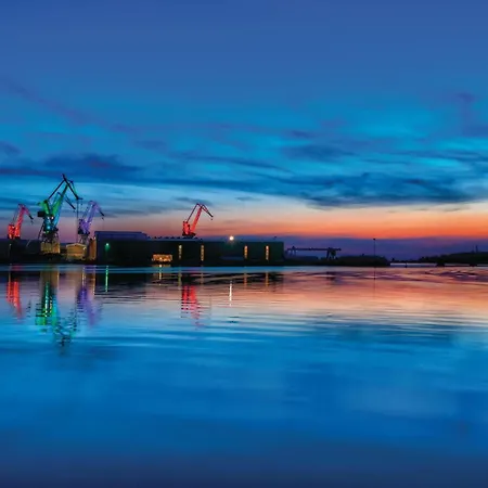 بيت للعطل 3 Bedroom Cozy In *