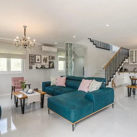 بيت للعطل 3 Bedroom Cozy In بولا